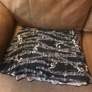 Torrid skater skirt size 5 with music notes